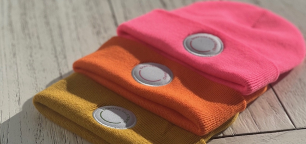 Beanie NOA "barfuss am Strand" Patch grau – Bild 3