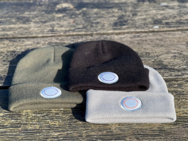 Beanie NOA "barfuss am Strand" Patch grau – Bild 10