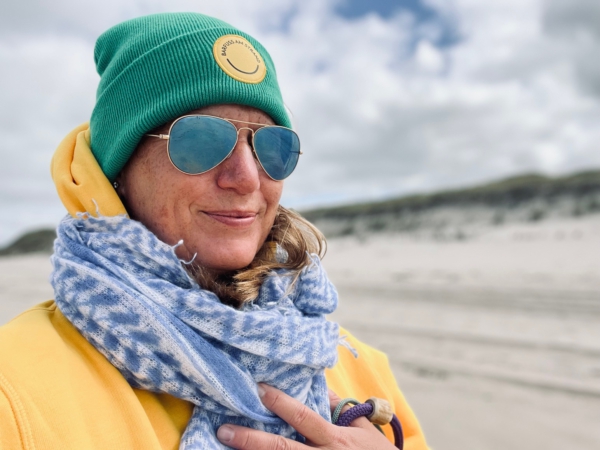 Beanie NOA "barfuss am Strand" Patch gelb – Bild 11