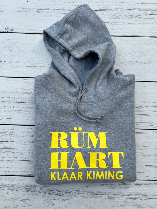 Hoodie LUCA „Rüm Hart Klaar Kiming“ in heather grey (unisex) – Bild 6