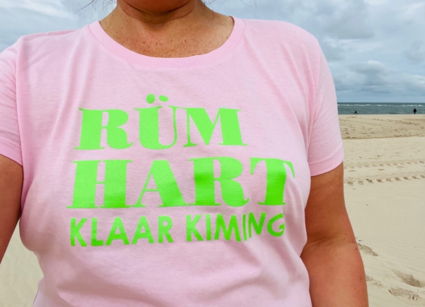 T-Shirt ALVA „Rüm Hart Klaar Kiming“ in cotton pink – Bild 4