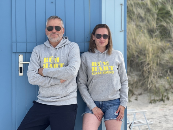 Hoodie LUCA „Rüm Hart Klaar Kiming“ in heather grey (unisex)