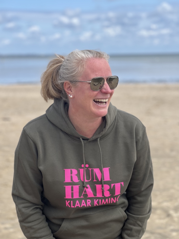 Hoodie LUCA „Rüm Hart Klaar Kiming“ in khaki (unisex)