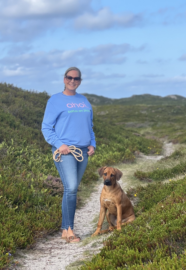 Sweater JONA „ahoi.“ in dyed swimmer blue (unisex) – Bild 4