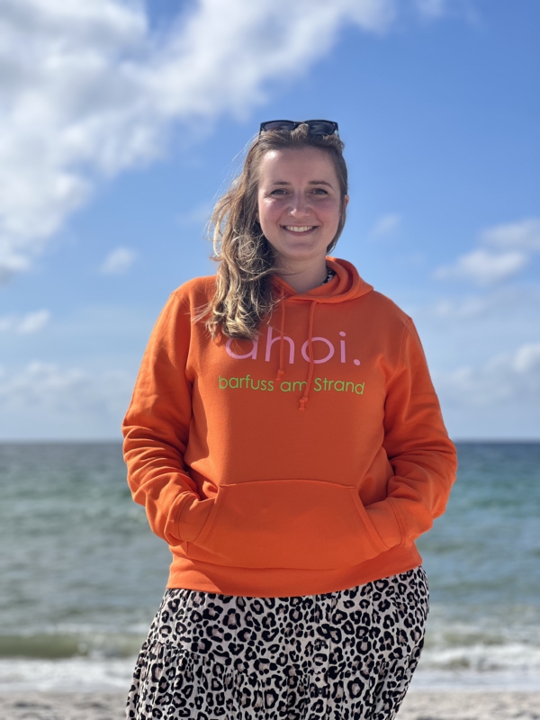Hoodie LUCA „ahoi.“ in bright orange (unisex) – Bild 2