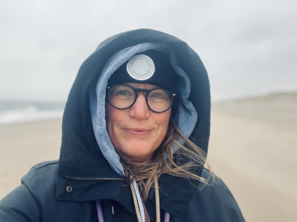 Beanie NOA "barfuss am Strand" Patch grau – Bild 8