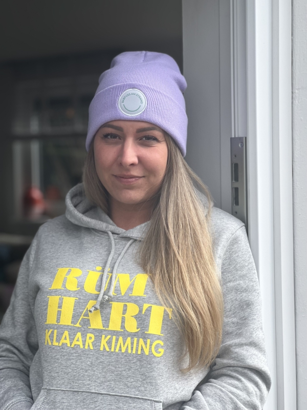 Beanie NOA "barfuss am Strand" Patch grau – Bild 6