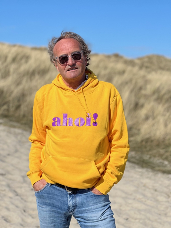Hoodie LUCA „ahoi!“ in spectra yellow (unisex) – Bild 3