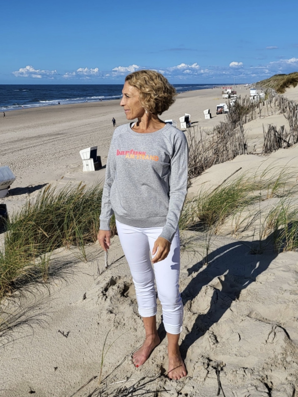 Sweater FRIDA „barfuss am Strand“ in heather grey (women)