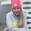 Beanie NOA "barfuss am Strand" neon pink (Patch grau) – Bild 2