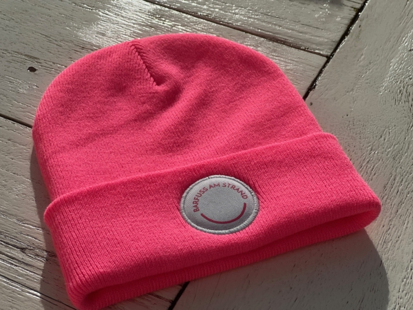 Beanie NOA "barfuss am Strand" neon pink (Patch grau)